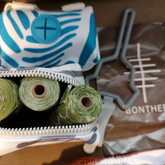 New Puppy Starter Kit-Eight Items Lot-Retail $100.00 - Picture 11 of 11